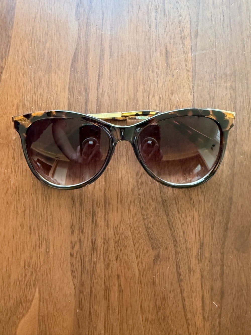 Lucky Brand Tortoiseshell Sunglasses with Brown Gradient Lenses